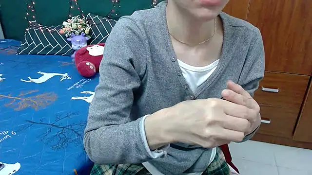 Snapshot of Cindy--Cici chatting on 02-17-25, 01:15 Cindy--Cici online show from 02-17-25, 01:15