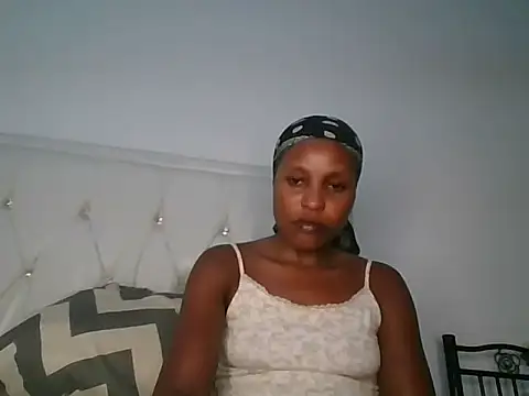 Snapshot of Candykitten chatting on 03-06-25, 06:59 Candykitten online show from 03-06-25, 06:59