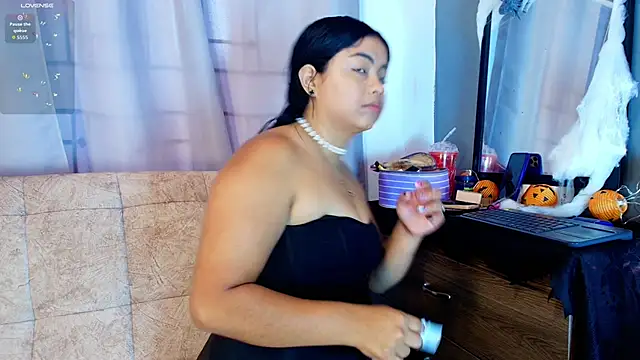 Snapshot of jade_brunnette chatting on 10-30-25, 08:09 jade brunnette online show from 10-30-25, 08:09