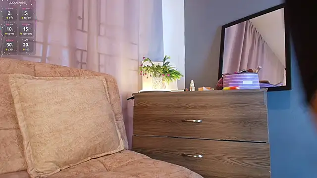 Snapshot of jade_brunnette chatting on 12-01-25, 08:03 jade brunnette online show from 12-01-25, 08:03