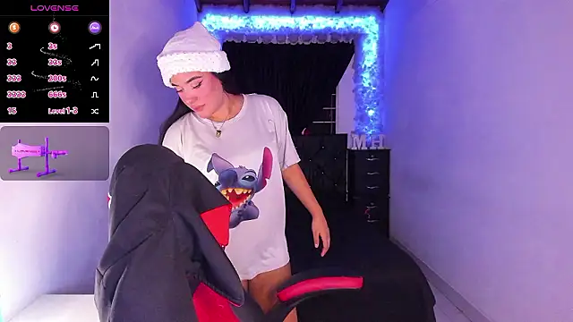 Snapshot of Mariana_Hasper_ chatting on 12-06-24, 02:02 Mariana Hasper online show from 12-06-24, 02:02