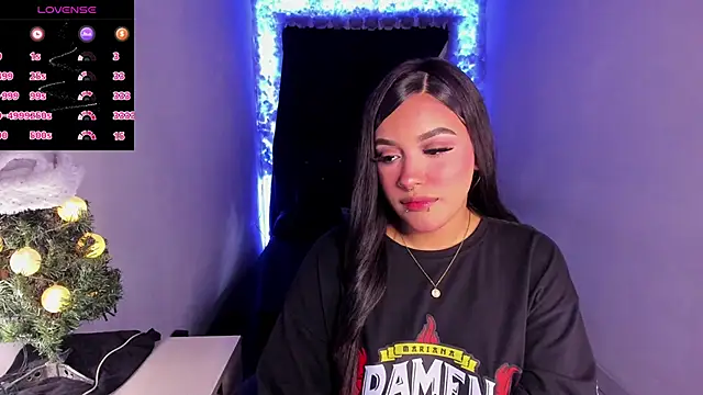 Snapshot of Mariana_Hasper_ chatting on 01-05-25, 09:47 Mariana Hasper online show from 01-05-25, 09:47