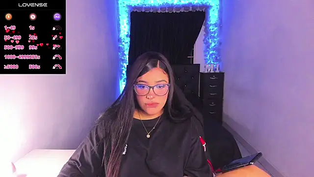 Snapshot of Mariana_Hasper_ chatting on 02-07-25, 12:09 Mariana Hasper online show from 02-07-25, 12:09