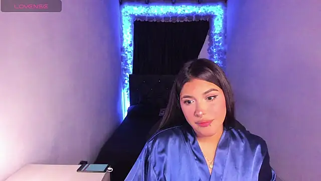 Snapshot of Mariana_Hasper_ chatting on 02-13-25, 12:02 Mariana Hasper online show from 02-13-25, 12:02