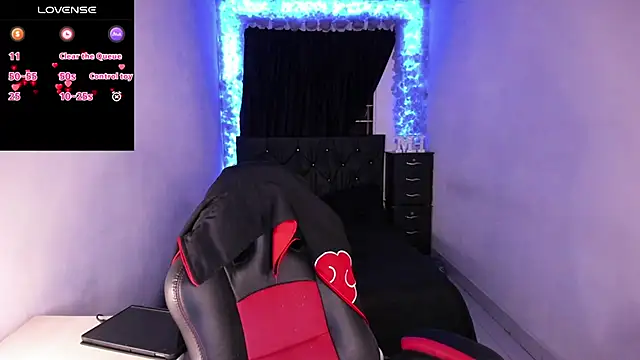 Snapshot of Mariana_Hasper_ chatting on 02-24-25, 11:41 Mariana Hasper online show from 02-24-25, 11:41