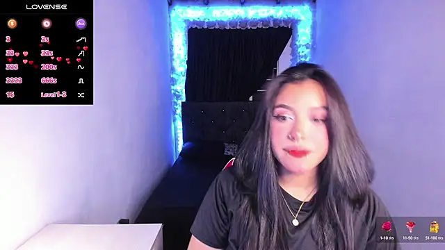 Snapshot of Mariana_Hasper_ chatting on 03-05-25, 12:49 Mariana Hasper online show from 03-05-25, 12:49