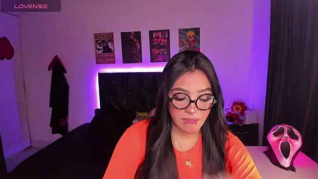 Snapshot of Mariana_Hasper_ chatting on 10-31-25, 04:02 Mariana Hasper online show from 10-31-25, 04:02