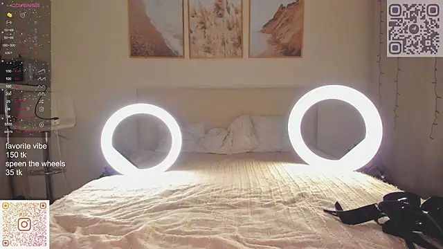 Snapshot of diaanona chatting on 01-12-25, 02:24 diaanona online show from 01-12-25, 02:24