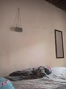 AlexaWarner online show from 11-25-25, 04:07