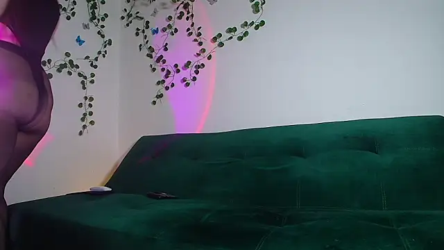 cattaleya02 online show from 12-19-24, 12:56