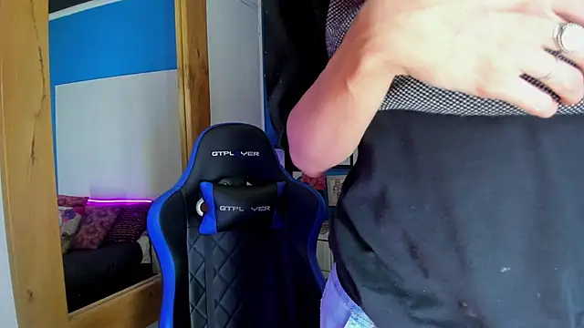 VladHellsing4 online show from 12-28-24, 01:49