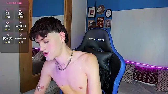 VladHellsing4 online show from 02-28-25, 03:04