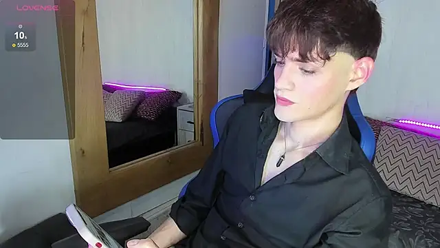 VladHellsing4 online show from 03-17-25, 02:01