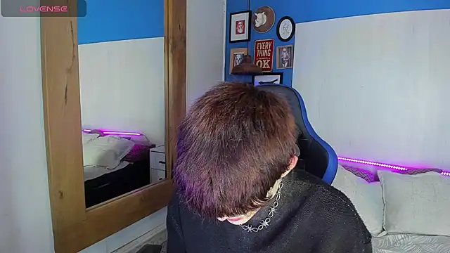 Snapshot of VladHellsing4 chatting on 03-21-25, 01:56 VladHellsing4 online show from 03-21-25, 01:56