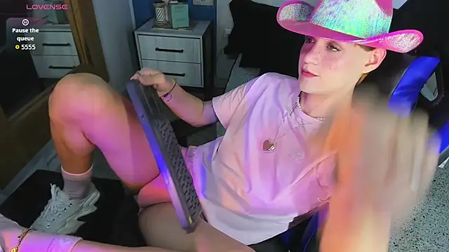 VladHellsing4 online show from 09-23-25, 02:42