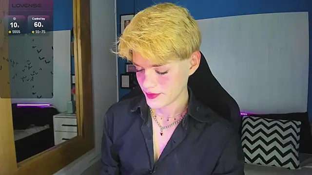 Snapshot of VladHellsing4 chatting on 11-04-25, 02:27 VladHellsing4 online show from 11-04-25, 02:27