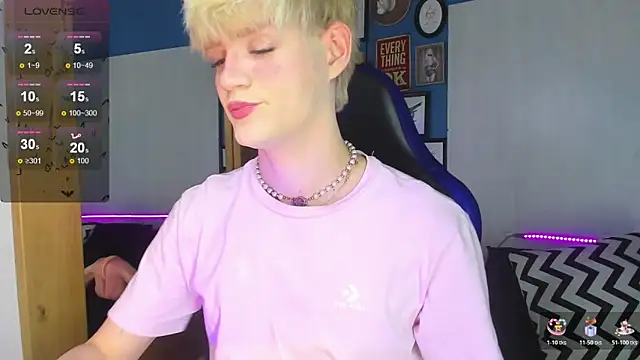 Snapshot of VladHellsing4 chatting on 11-22-25, 02:38 VladHellsing4 online show from 11-22-25, 02:38