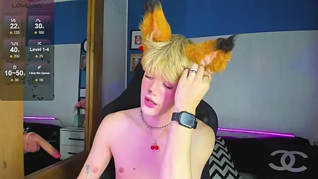 Snapshot of VladHellsing4 chatting on 11-29-25, 02:42 VladHellsing4 online show from 11-29-25, 02:42