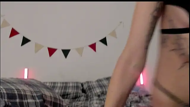 MiaDavis21 online show from 09-12-25, 05:35