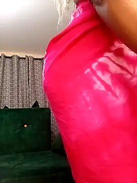 Snapshot of fatassmessey chatting on 10-10-25, 06:23 fatassmessey online show from 10-10-25, 06:23