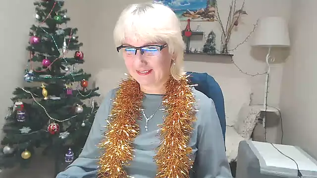 FleurMays online show from 12-22-24, 01:33