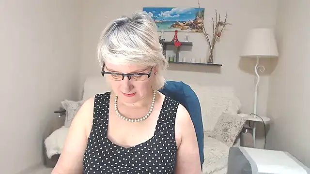 FleurMays online show from 03-11-25, 04:10