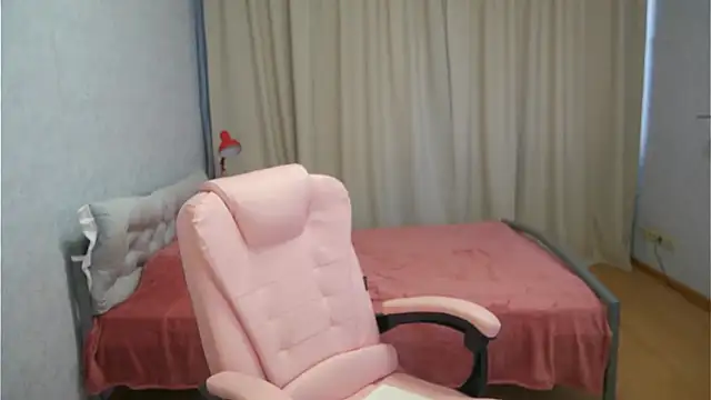 Snapshot of Sophiloren chatting on 09-14-25, 01:10 Sophiloren online show from 09-14-25, 01:10