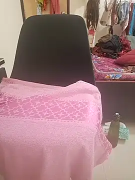 Snapshot of MakeMeCumAhh chatting on 03-13-25, 01:43 MakeMeCumAhh online show from 03-13-25, 01:43