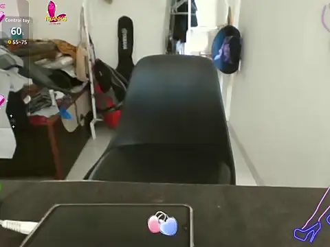 Snapshot of MakeMeCumAhh chatting on 02-18-26, 06:42 MakeMeCumAhh online show from 02-18-26, 06:42