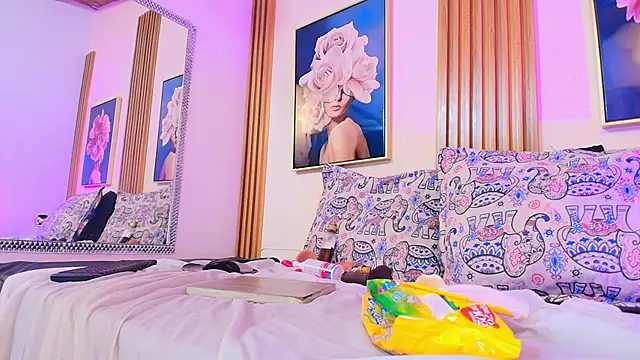 Snapshot of Scarleet_am chatting on 01-03-25, 06:44 Scarleet am online show from 01-03-25, 06:44