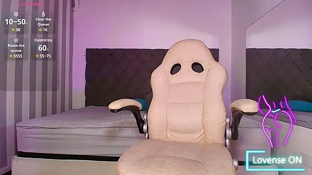 Snapshot of Scarleet_am chatting on 02-20-25, 12:19 Scarleet am online show from 02-20-25, 12:19