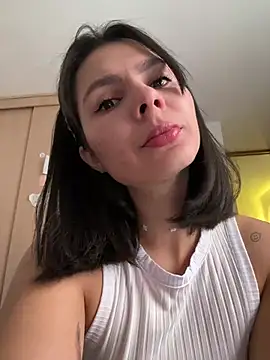 Snapshot of SofiaG_ chatting on 12-12-24, 02:00 SofiaG  online show from 12-12-24, 02:00
