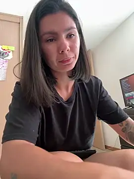 Snapshot of SofiaG_ chatting on 12-23-24, 05:32 SofiaG  online show from 12-23-24, 05:32