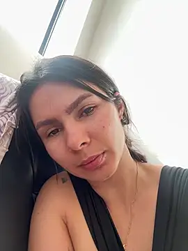 Snapshot of SofiaG_ chatting on 12-25-24, 01:19 SofiaG  online show from 12-25-24, 01:19