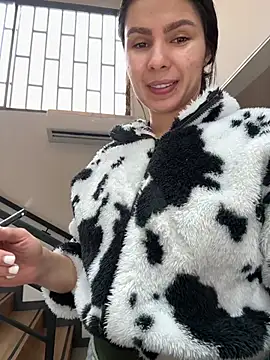 Snapshot of SofiaG_ chatting on 01-09-25, 12:52 SofiaG  online show from 01-09-25, 12:52