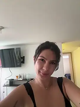 Snapshot of SofiaG_ chatting on 02-06-25, 02:15 SofiaG  online show from 02-06-25, 02:15