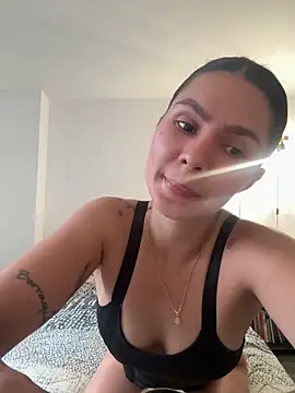 Snapshot of SofiaG_ chatting on 03-14-25, 10:27 SofiaG  online show from 03-14-25, 10:27