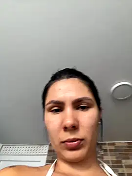 Snapshot of SofiaG_ chatting on 10-05-25, 04:38 SofiaG  online show from 10-05-25, 04:38