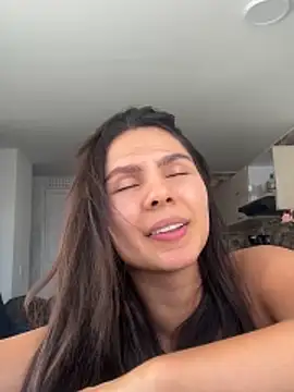 Snapshot of SofiaG_ chatting on 10-13-25, 09:15 SofiaG  online show from 10-13-25, 09:15