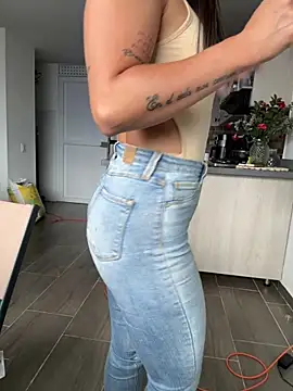 SofiaG  online show from 11-24-25, 08:52