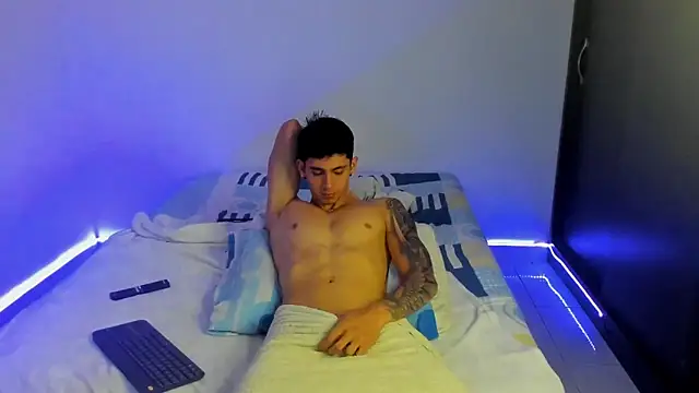 OliverBennet online show from 01-15-25, 01:02