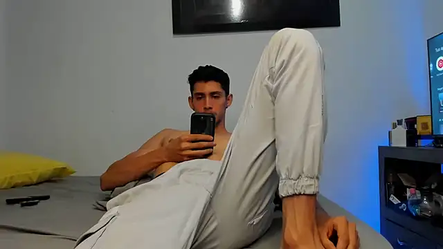 OliverBennet online show from 10-25-25, 04:20