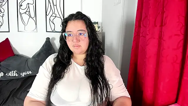 Snapshot of RubyPirsso18 chatting on 05-12-26, 08:39 RubyPirsso18 online show from 05-12-26, 08:39