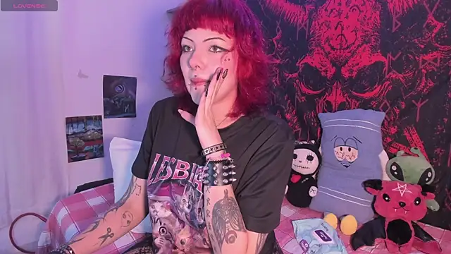 Sarah-Stoner online show from 04-25-26, 01:41