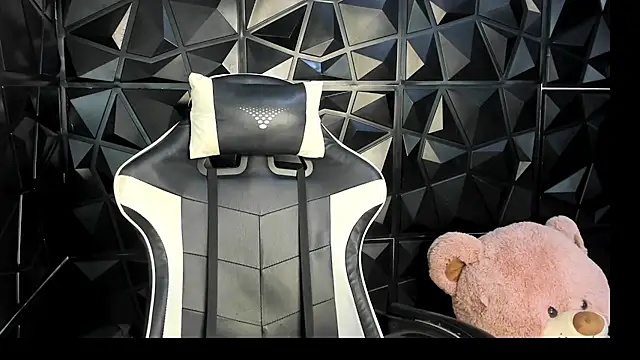 HelueHorny13 online show from 11-29-25, 05:43