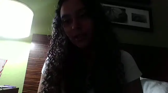 cinnaminnie online show from 01-10-25, 03:39