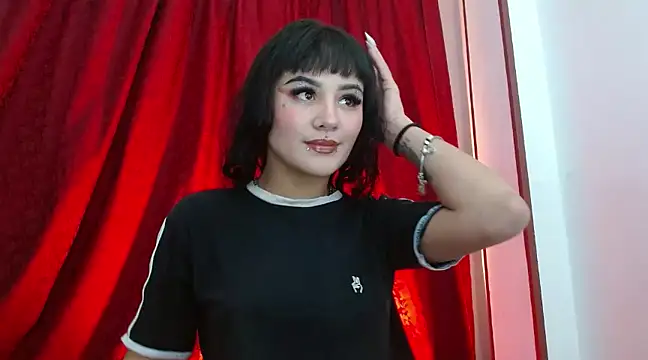 Snapshot of Maruu_miauu chatting on 02-13-25, 01:05 Maruu miauu online show from 02-13-25, 01:05