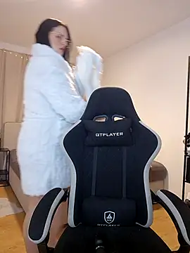 Jujuicy 97 online show from 11-08-25, 05:23