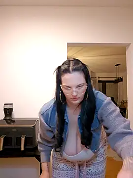 Jujuicy 97 online show from 01-08-26, 05:04