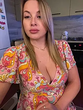 Snapshot of Cute_Hot_Alice chatting on 05-03-26, 09:21 Cute Hot Alice online show from 05-03-26, 09:21